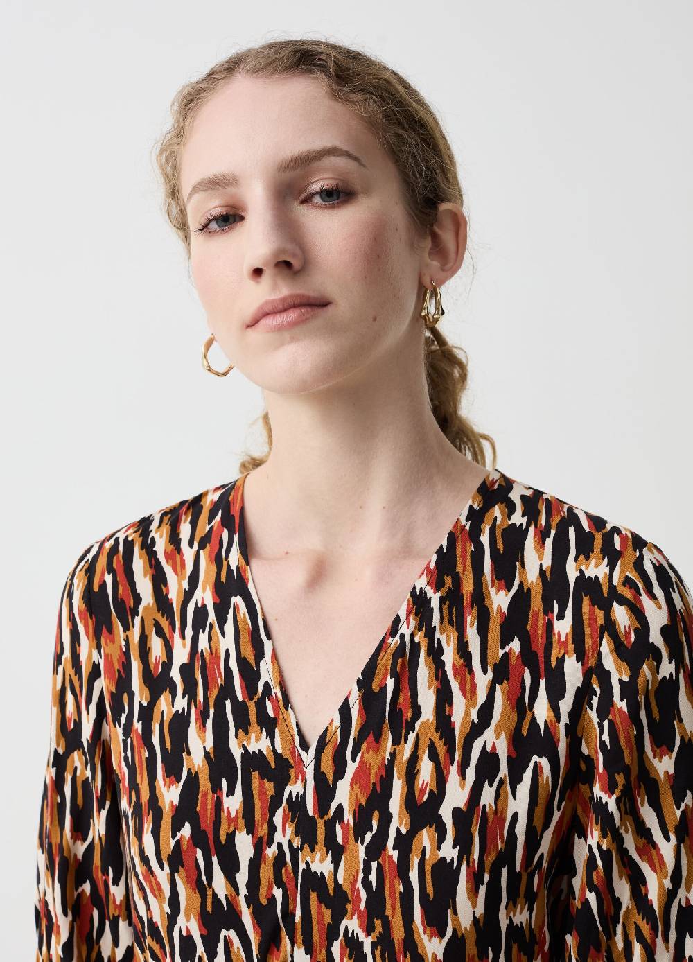 Ovs Vestito corto a balze con scollo a V In Linea