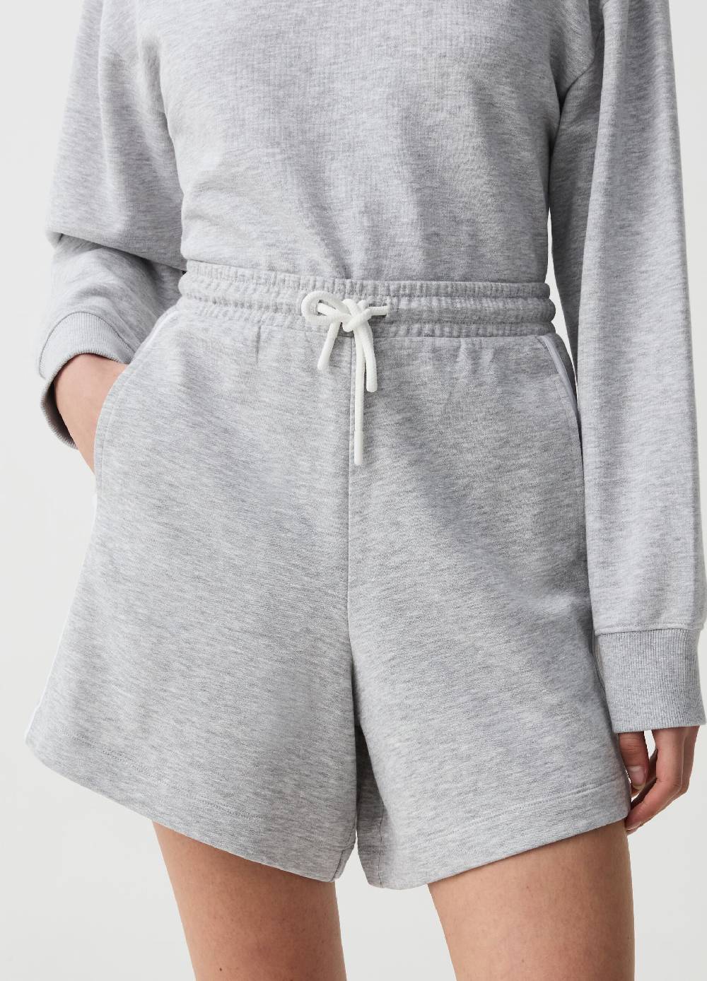 Ovs Bermuda jogger Essential con profili rigati Vendite Flash