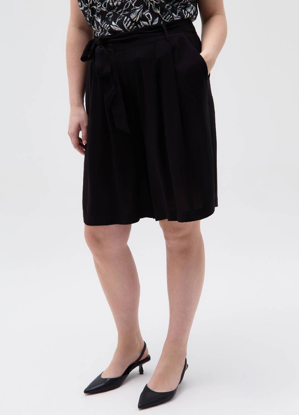 Ovs Bermuda con pinces e cintura Curvy Saldi