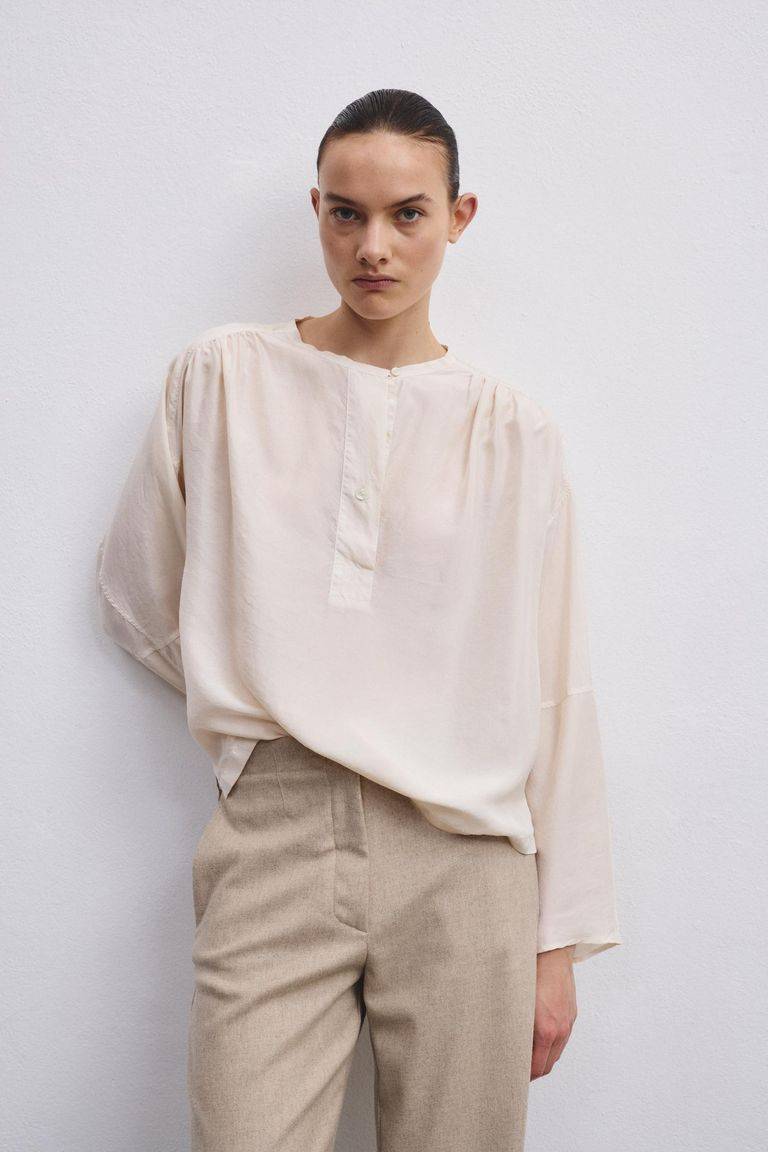 Pomandere Camicia con abbottonatura polo in habutai di seta Promozione temporanea