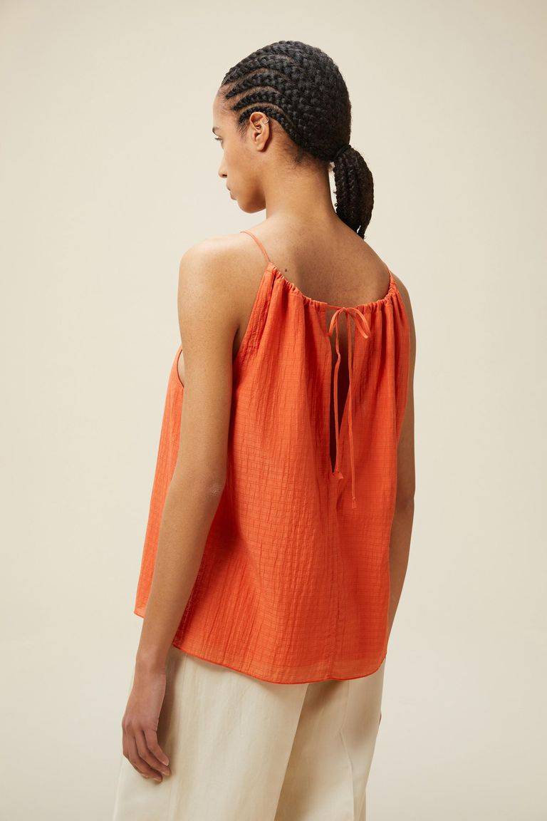 Pomandere Top con chiusura con laccio Sottocosto