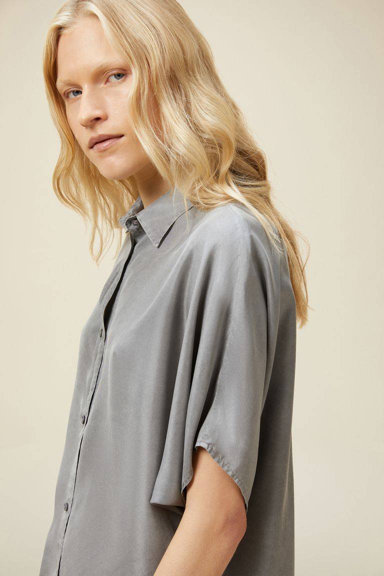Pomandere Camicia con maniche corte tinta naturalmente Vendita Calda