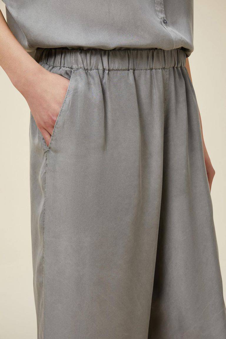 Pomandere Pantalone ampio con elastico in vita, tinto naturalmente Nuovo