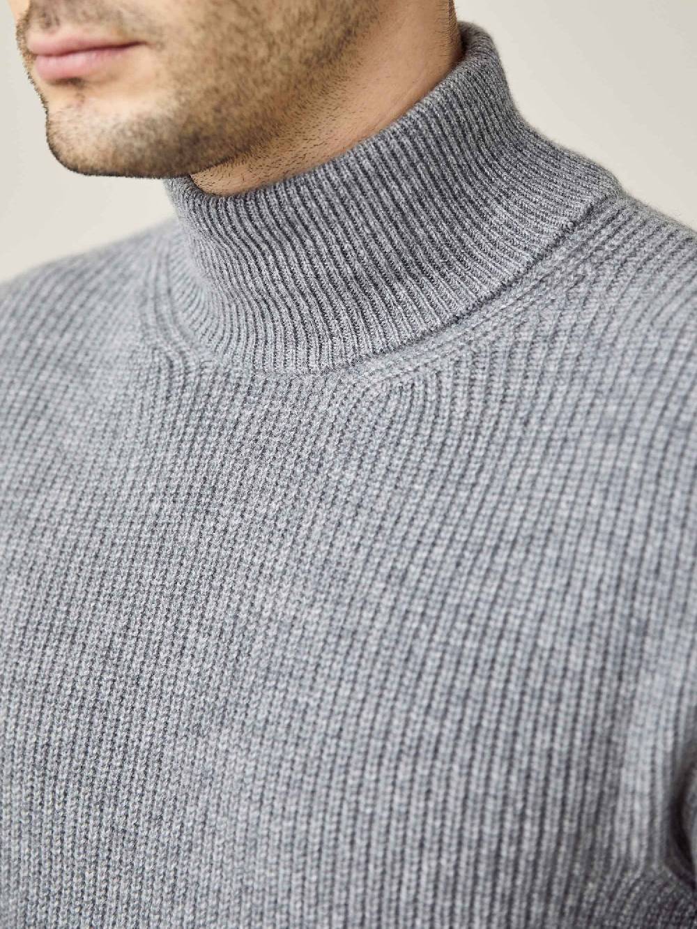 Luca Faloni Collo a lupettocashmere a 4 fili Presa