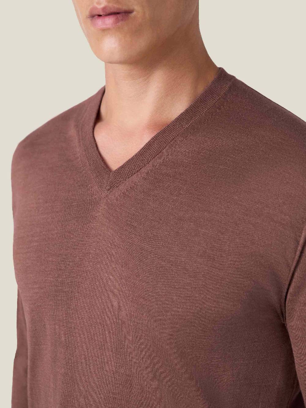 Luca Faloni Scollo a VSeta-Cashmere 50% di sconto per tempo limitato