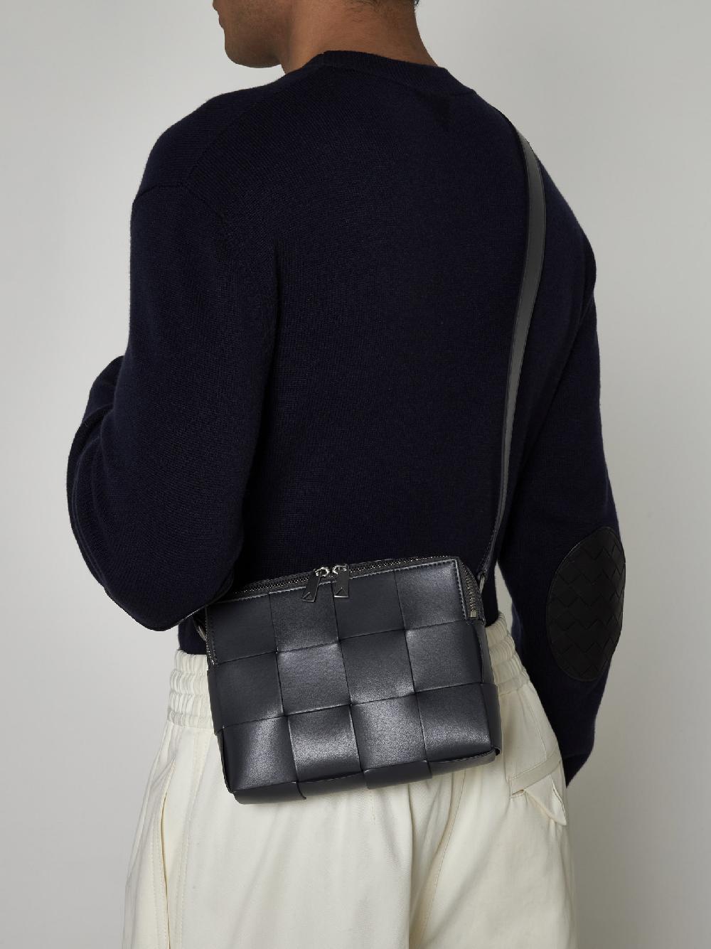 BOTTEGA VENETA Borsa Cassette piccola in pelle Negozio