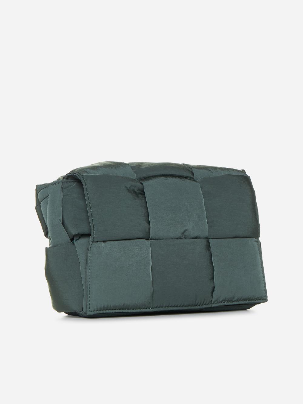 BOTTEGA VENETA Borsa Cassette piccola in nylon Intreccio Italia