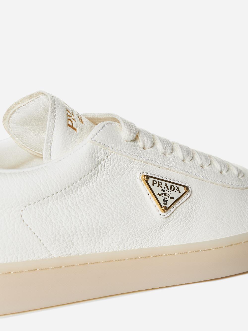 PRADA Sneakers in pelle con placca-logo Pezzi Unici