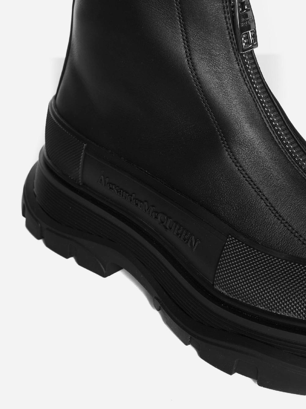 ALEXANDER MCQUEEN Stivaletti Tread Slick in pelle nera Novità