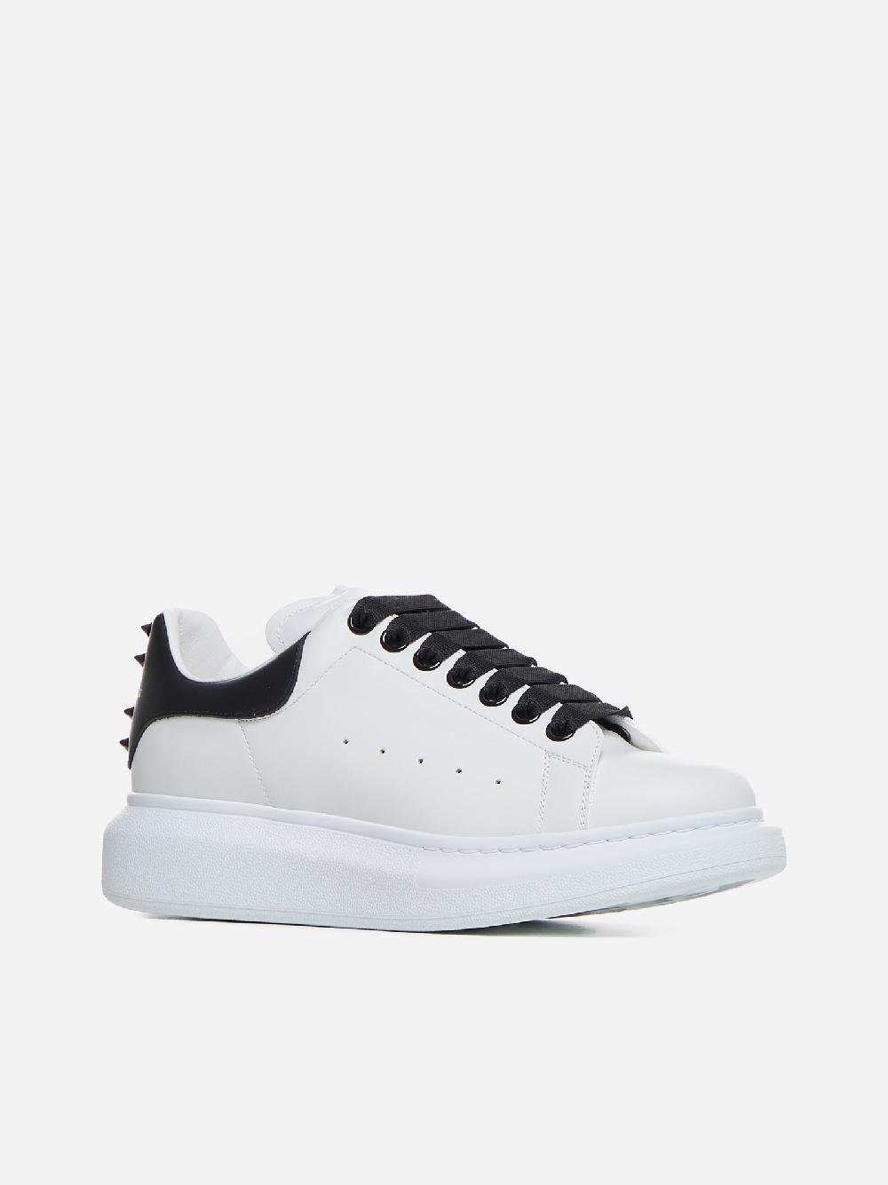 ALEXANDER MCQUEEN Sneakers Oversize in pelle con borchie Outlet
