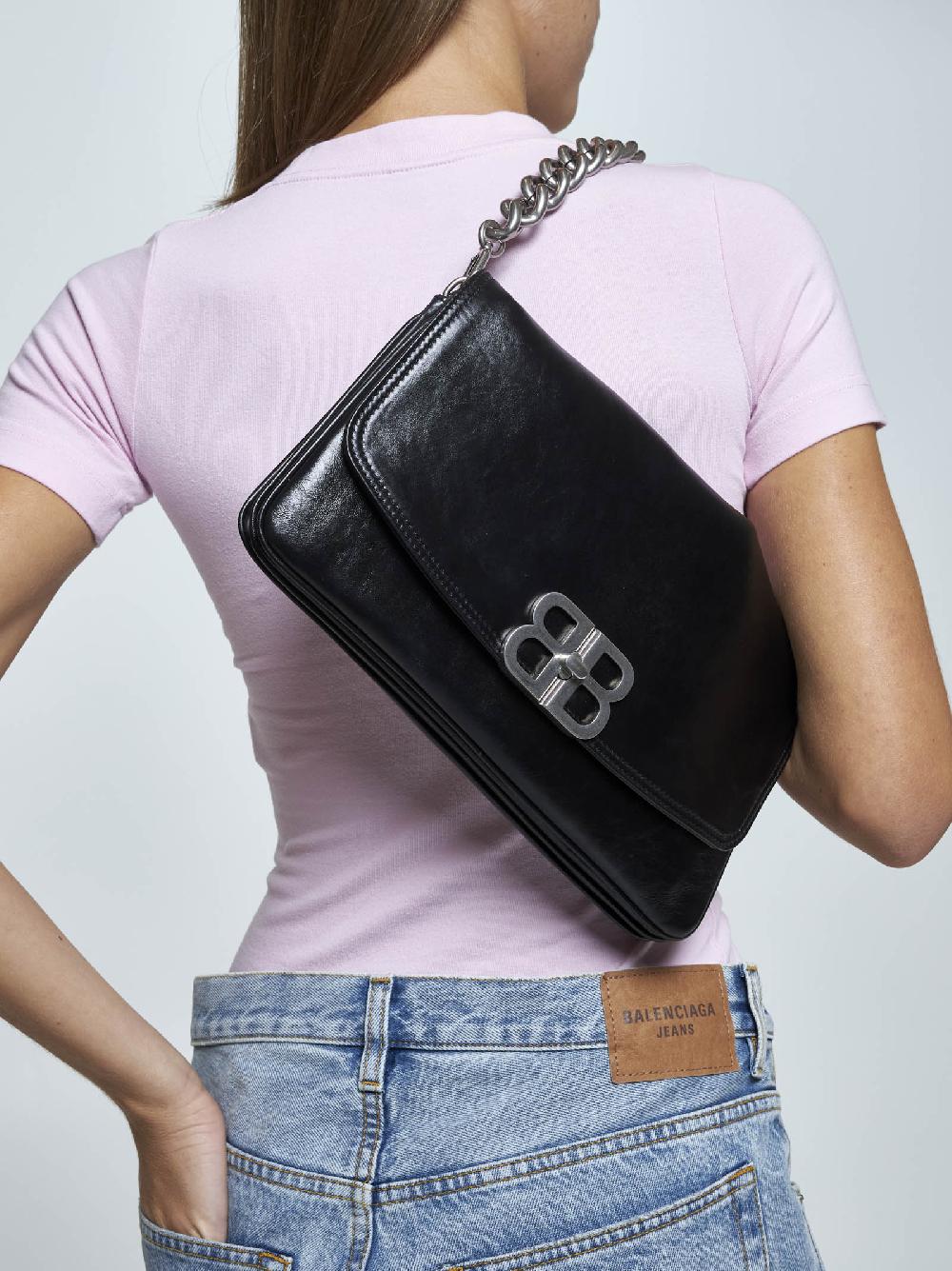 BALENCIAGA Borsa Flap BB media in pelle Novità