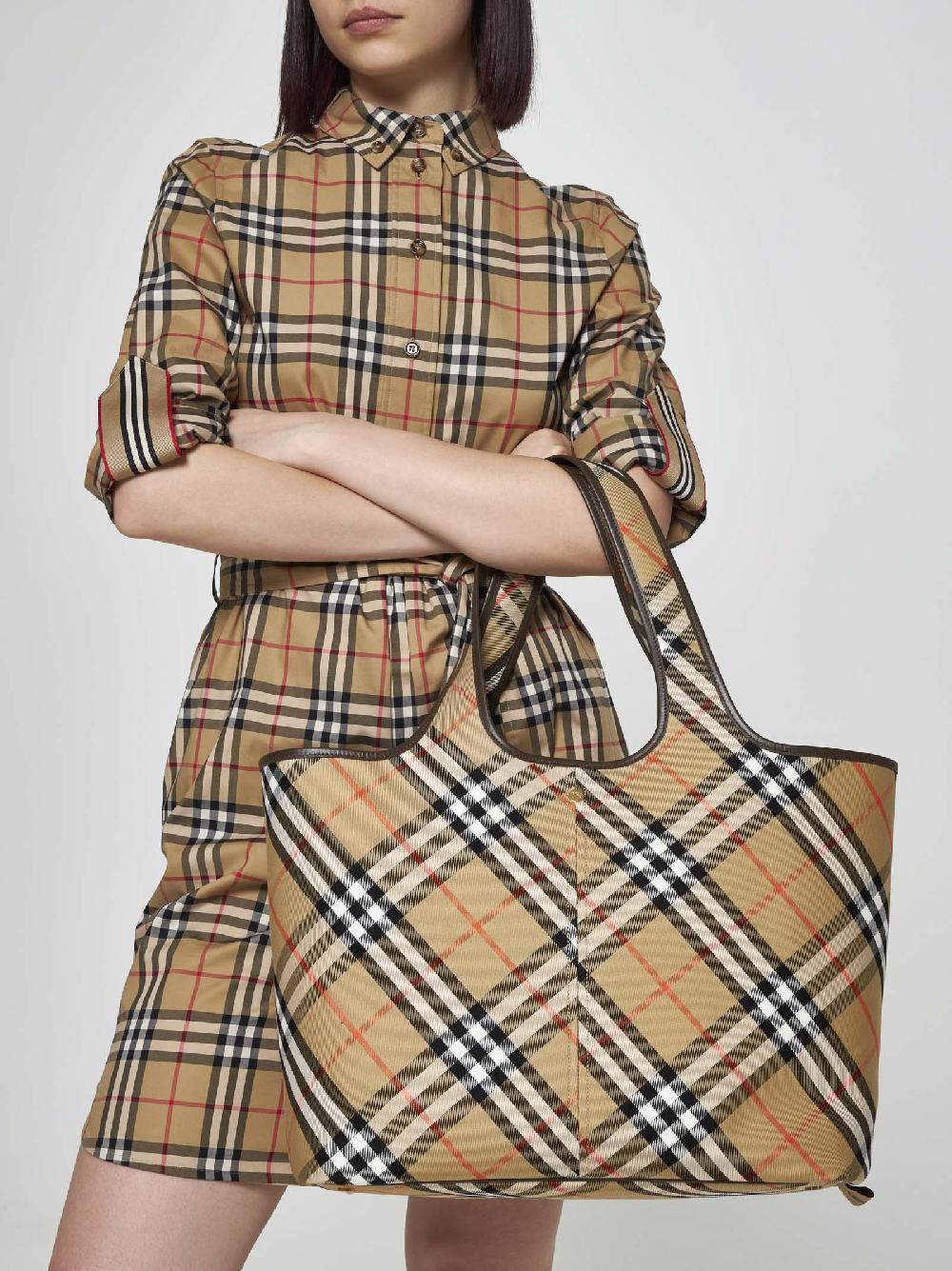 BURBERRY Borsa tote media in tela Check Offerte