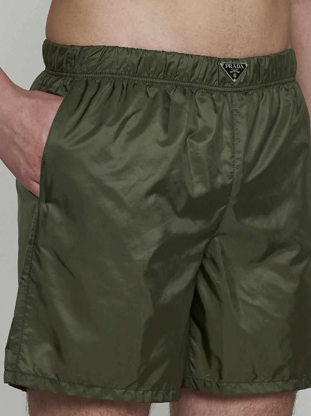 PRADA Shorts in Re-Nylon con placca-logo Offerta