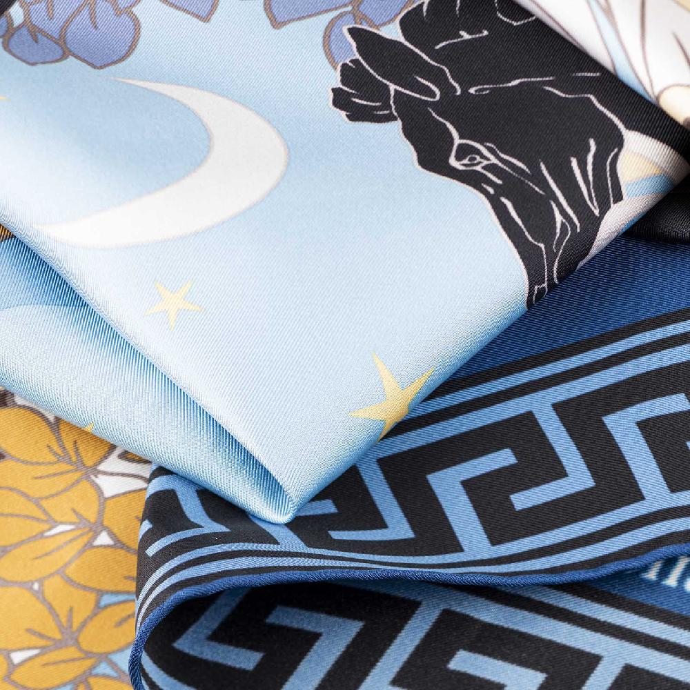 Rubinacci Foulard Artemide e Apollo indaco Nuova