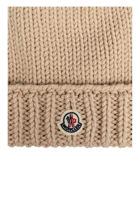 MONCLER ENFANT Berretto In Maglia Rasata Beige Chiaro Con Logo - MONCLER ENFANT Negozio