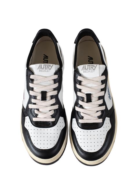 AUTRY Sneakers Medalist Low In Pelle Bianca e Nera - AUTRY Presa