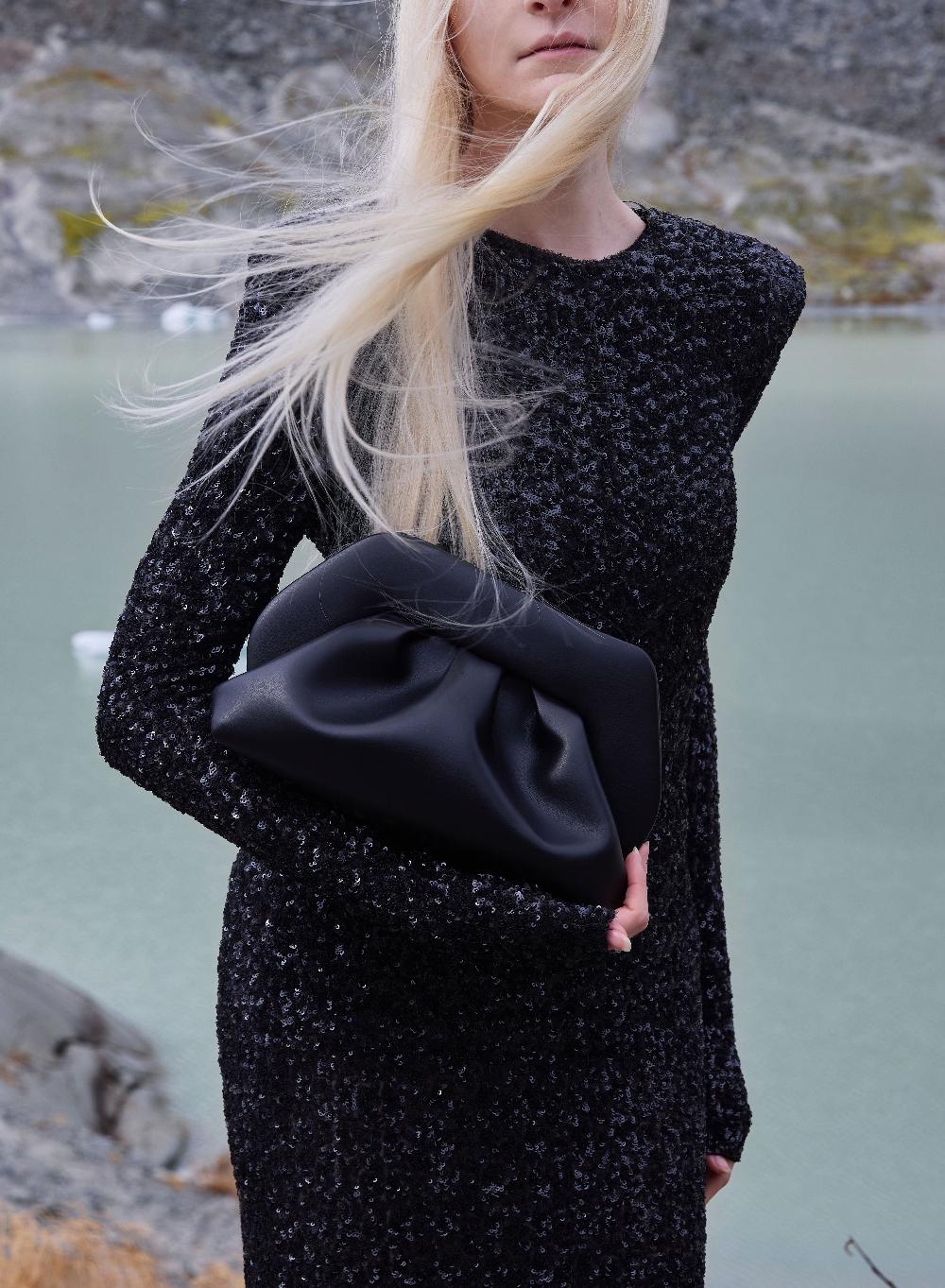 Themoirè TIA VEGAN FABRIC BLACK & 50% di sconto per tempo limitato