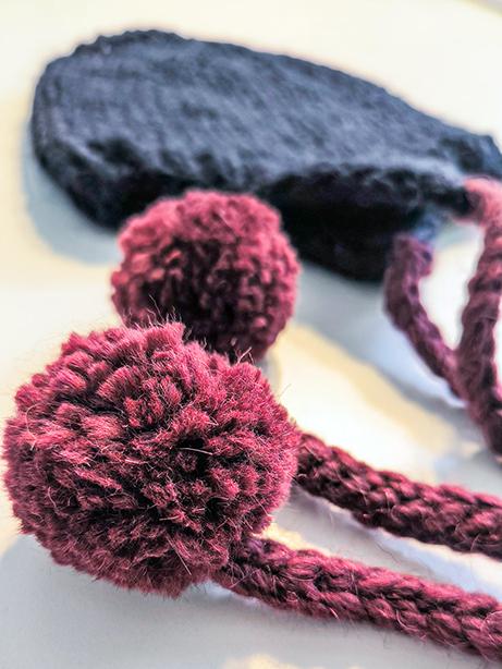 Tricot à Porter Cappello paraorecchie e pon pon Acquista Ora