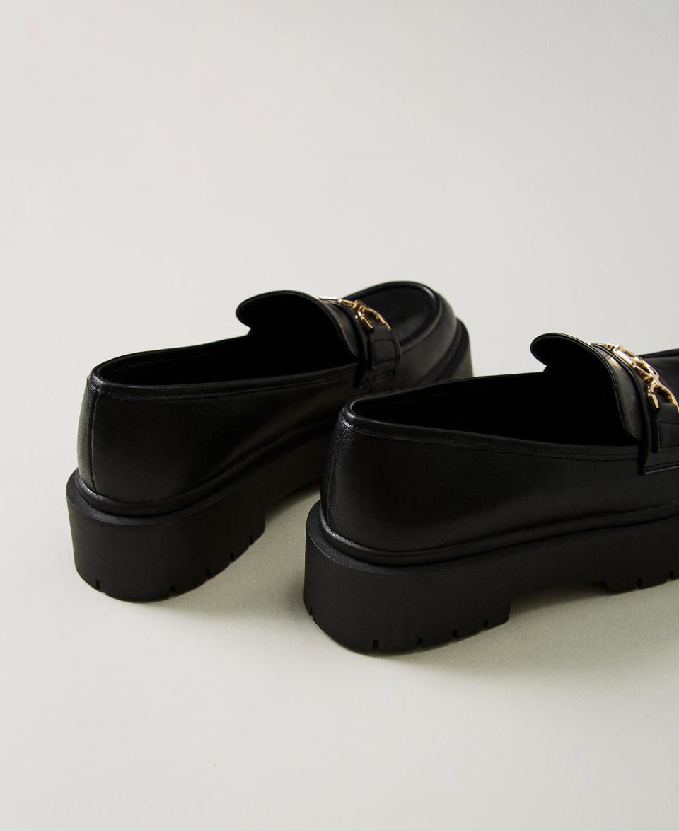 Twin Set Mocassini con morsetto Oval T In Vendita