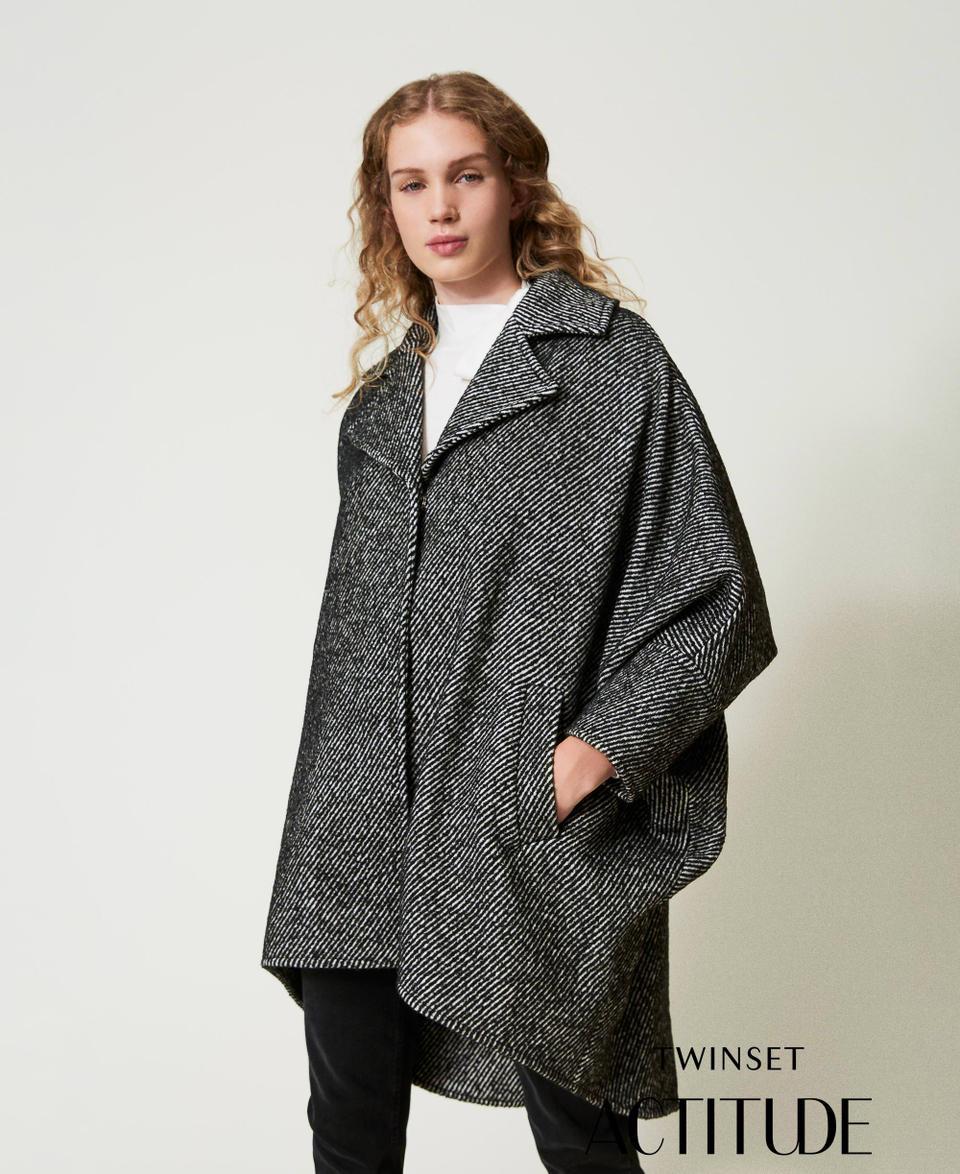 Twin Set Cappotto corto in panno bicolor Sconto