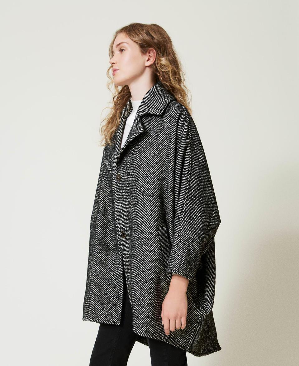 Twin Set Cappotto corto in panno bicolor Sconto