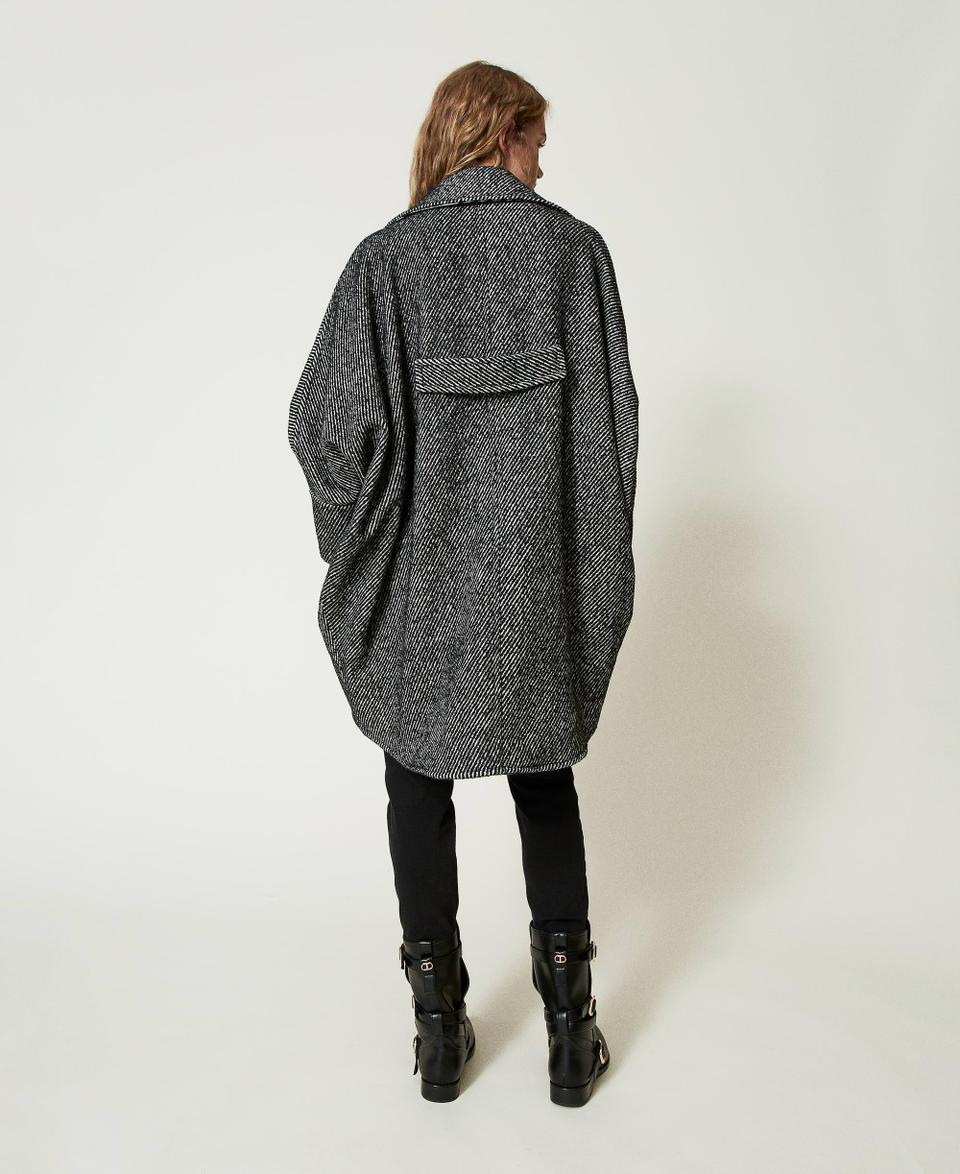Twin Set Cappotto corto in panno bicolor Sconto
