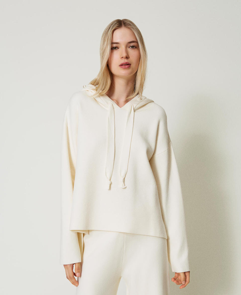 Twin Set Maglia con cappuccio e perle 2025