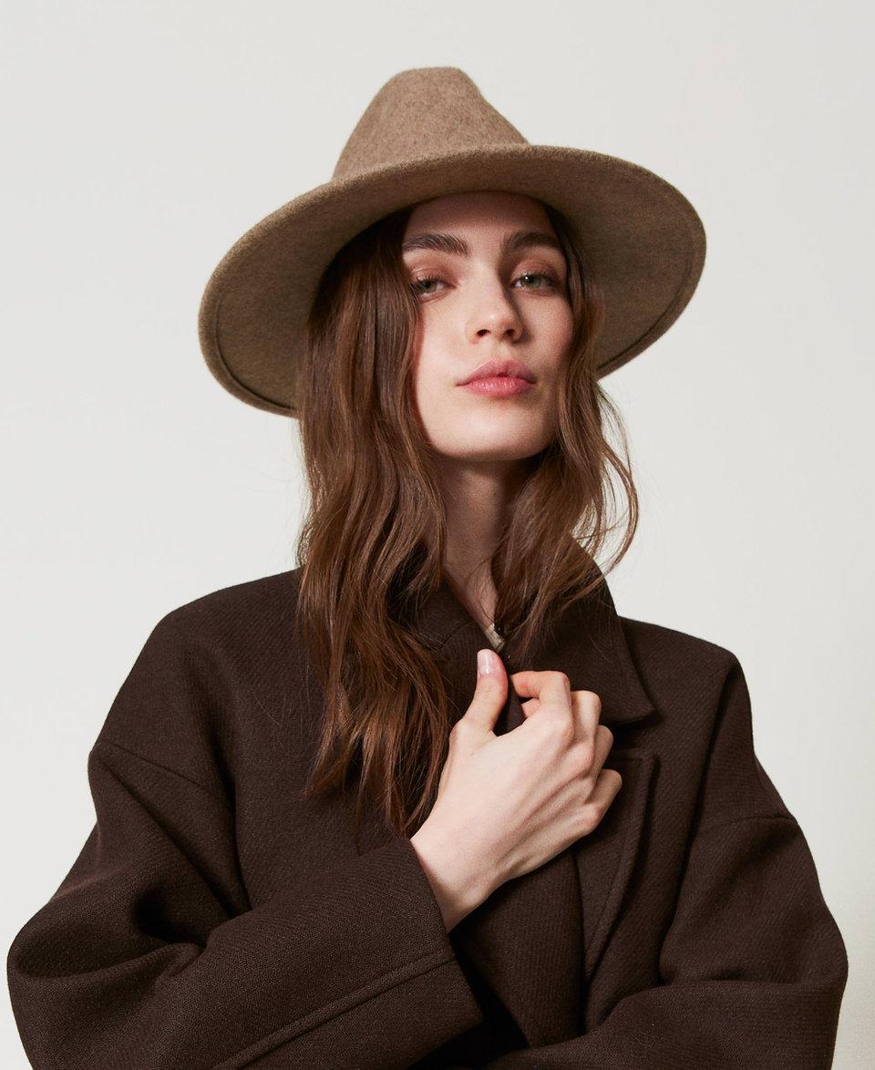 Twin Set Cappello in panno con Oval T ACQUISTA ORA
