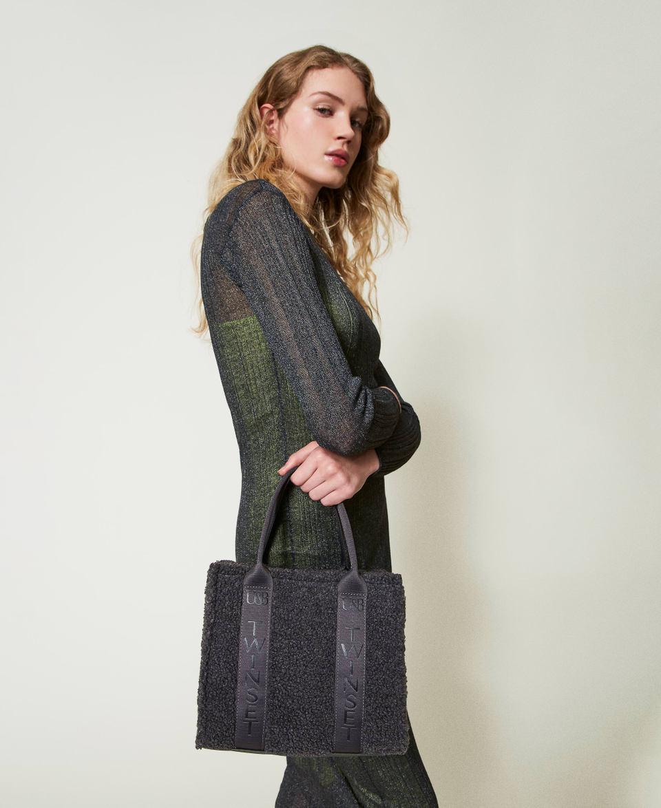 Twin Set Borsa shopper in faux fur effetto furry Sconto
