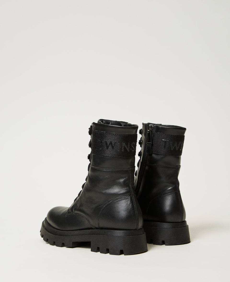 Twin Set Anfibi in pelle con logo Offerta