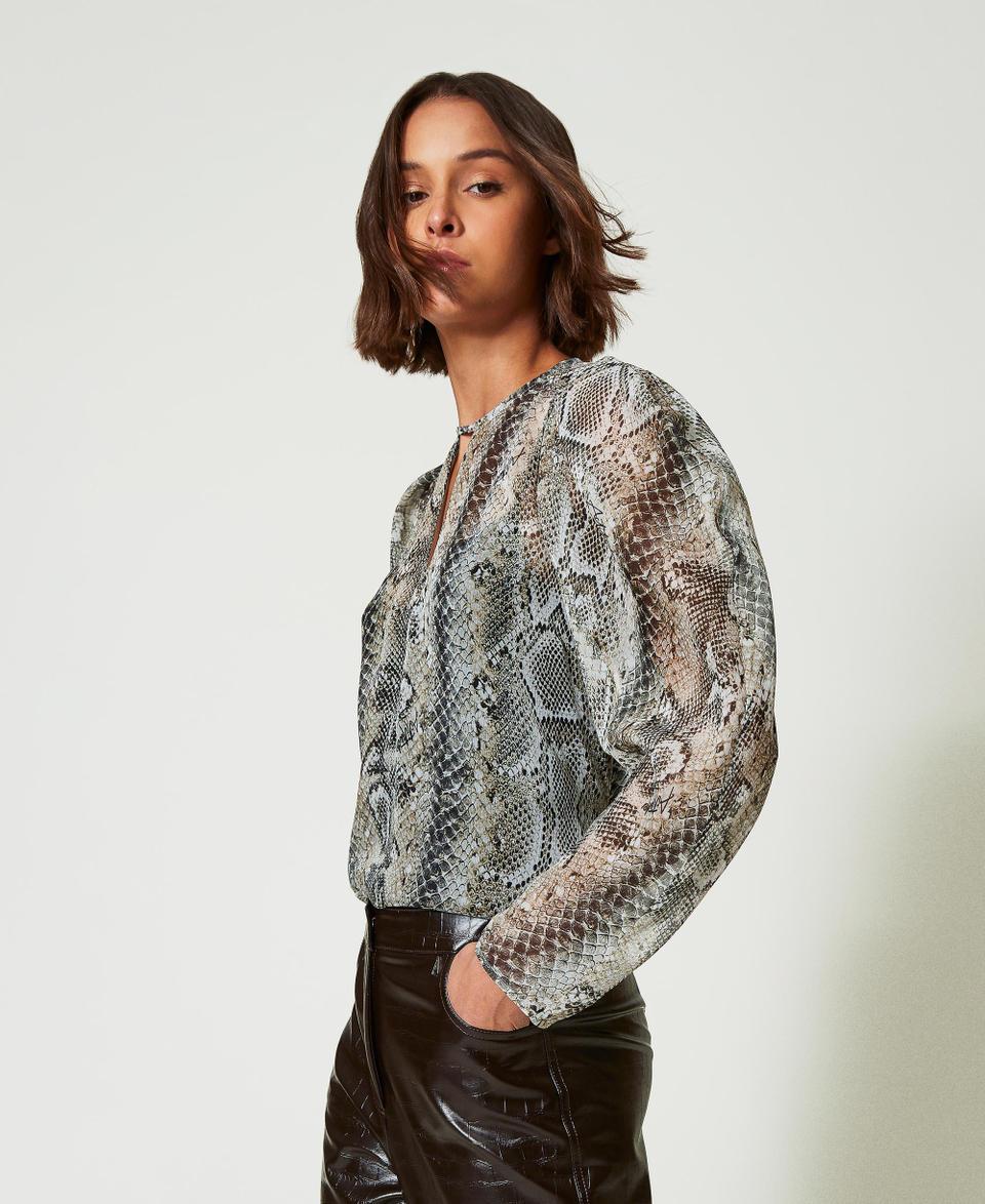 Twin Set Blusa in creponne con stampa snake Fino al 60% di sconto