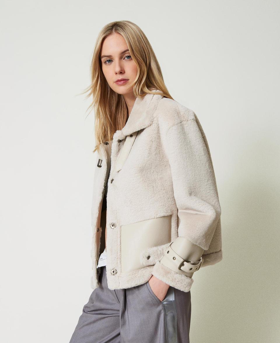 Twin Set Giacca in faux fur con cinturini Nuovi prodotti