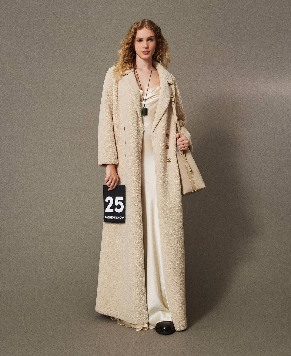 Twin Set Cappotto lungo doppiopetto in faux fur Fornitura limitata