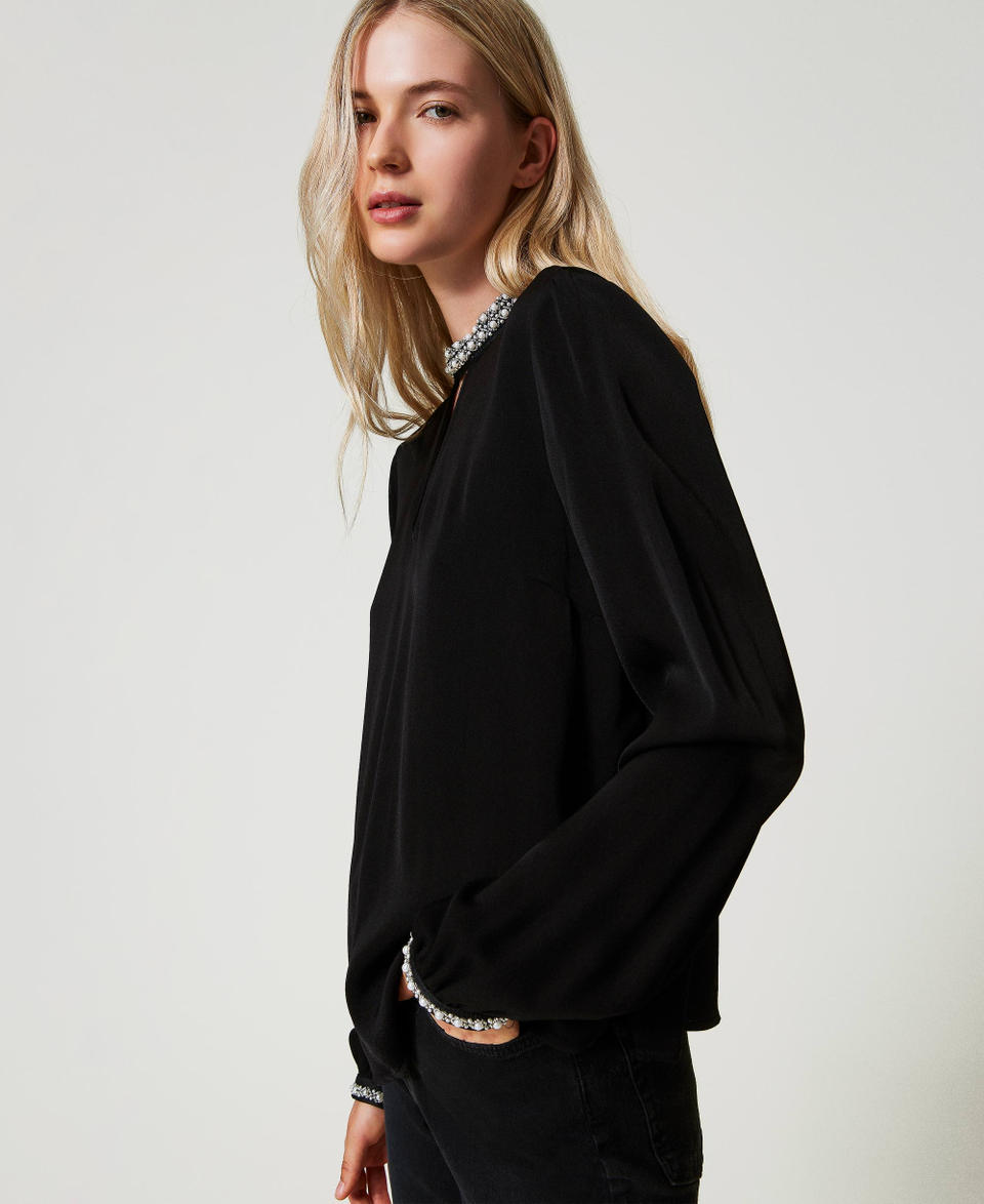Twin Set Blusa in crêpe con ricami Novità