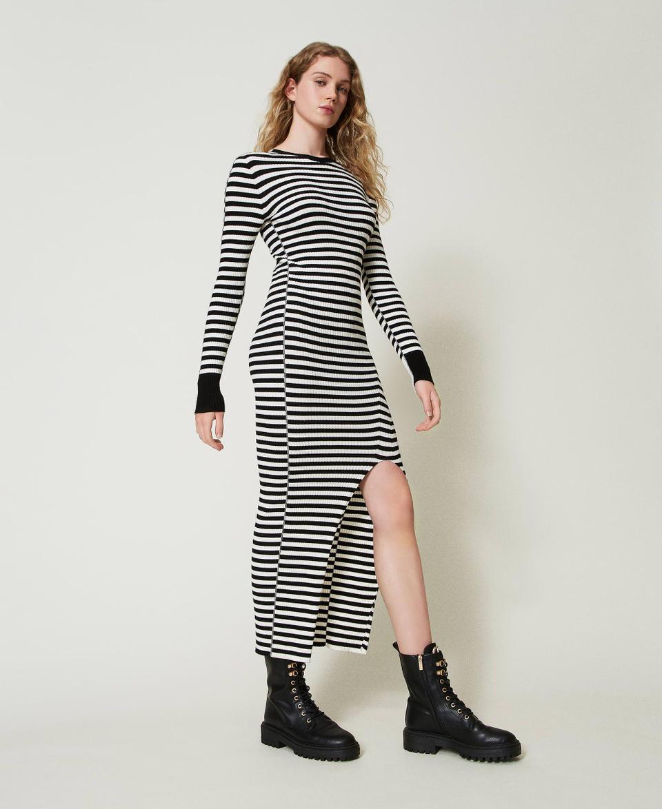Twin Set Abito lungo in maglia a righe 50% di sconto per tempo limitato