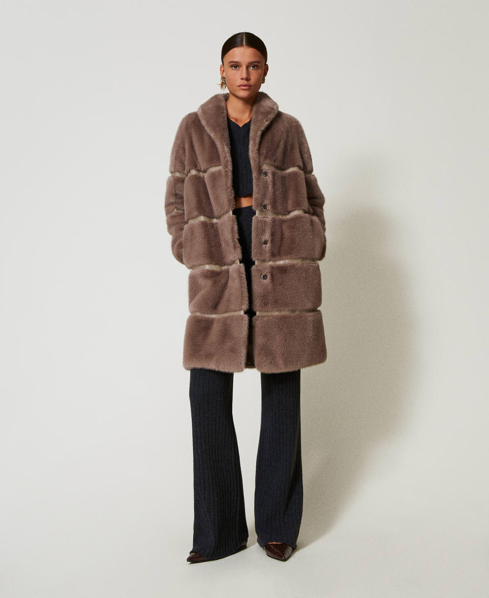 Twin Set Cappotto in faux fur con intarsi Italy