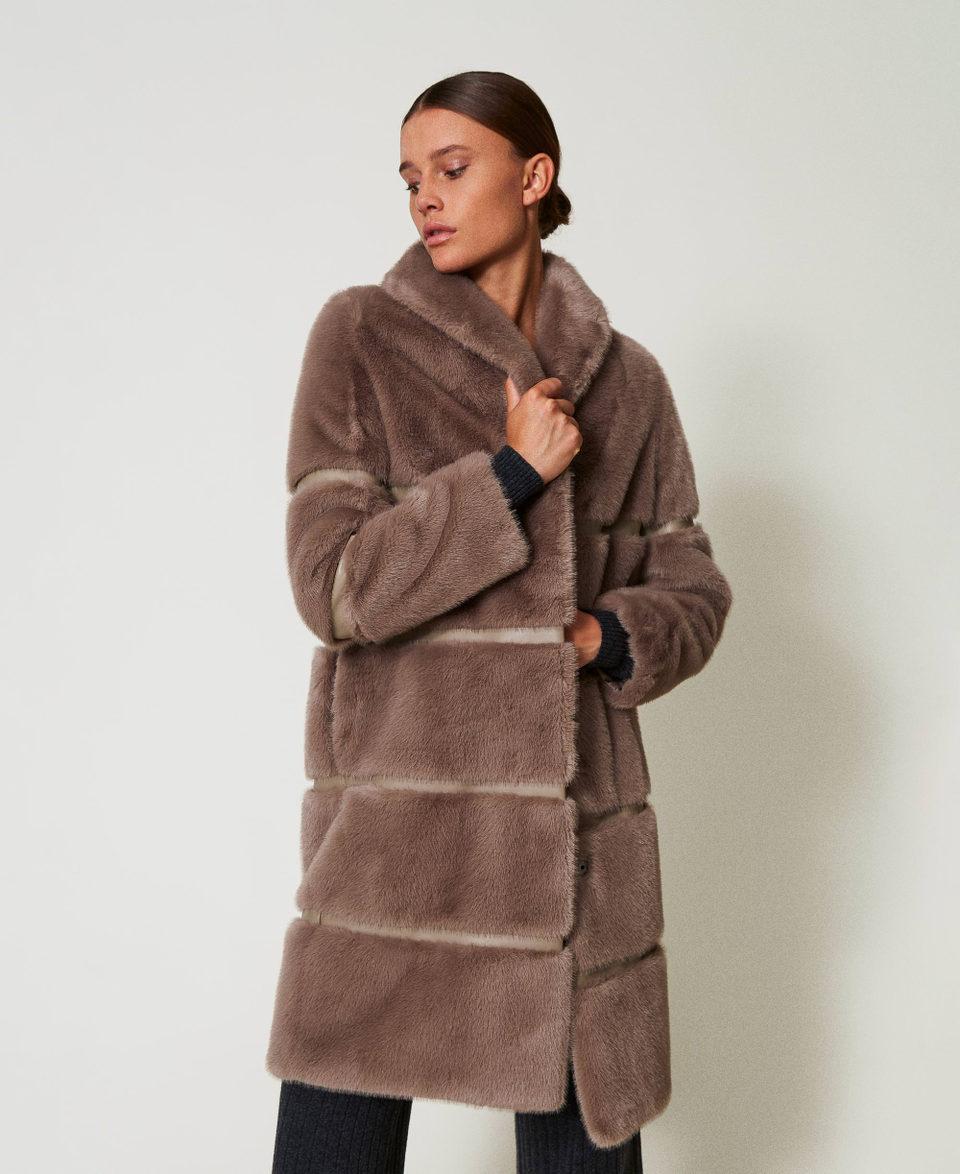 Twin Set Cappotto in faux fur con intarsi Italy