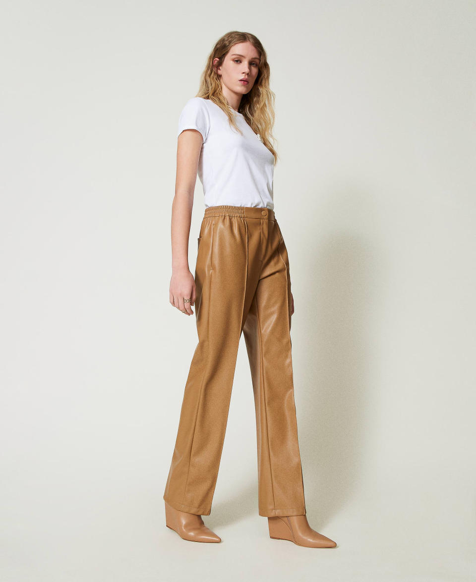 Twin Set T-shirt fitted con spilla crochet Hotsell