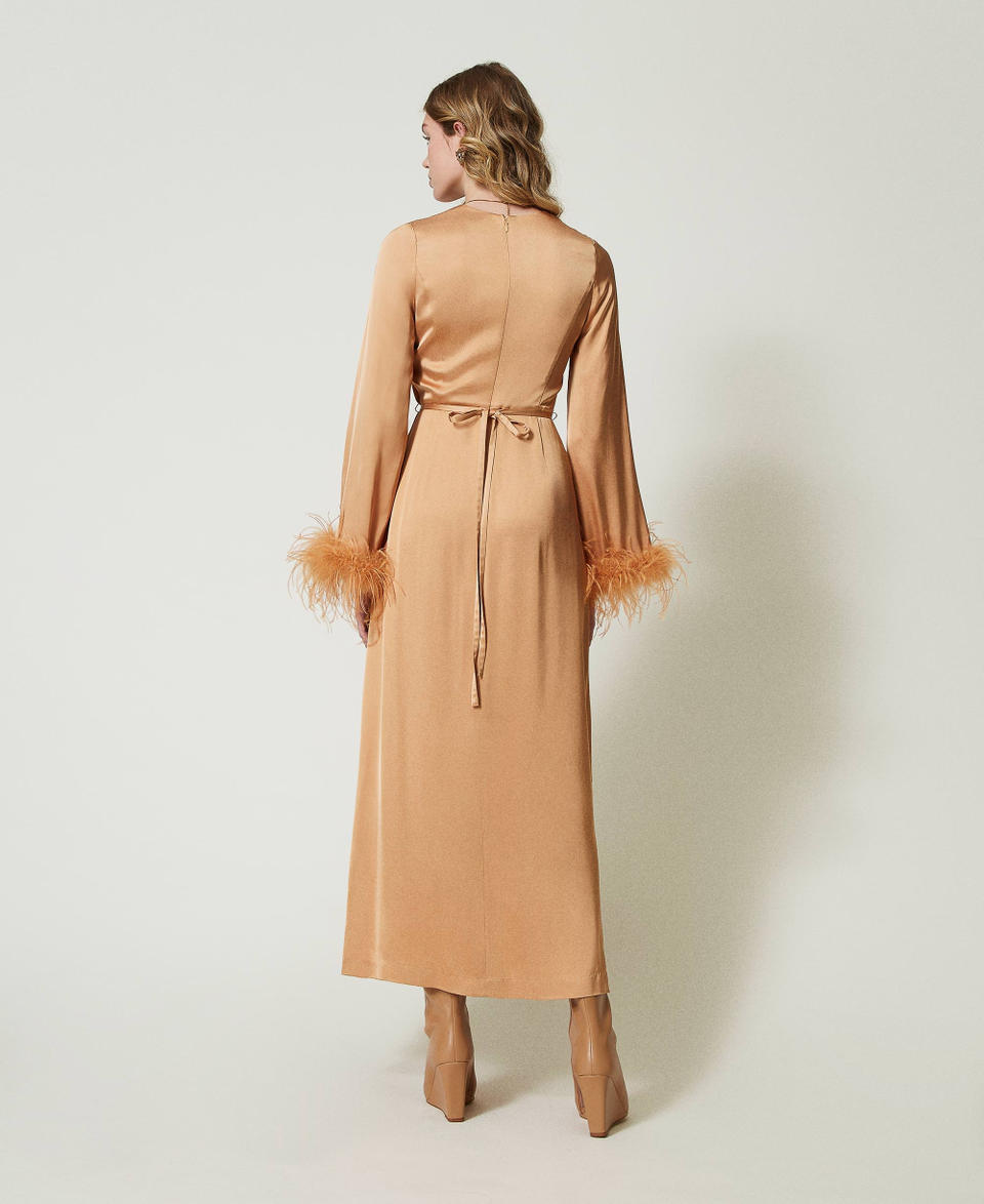 Twin Set Abito lungo in raso con piume Saldi Di Fabbrica