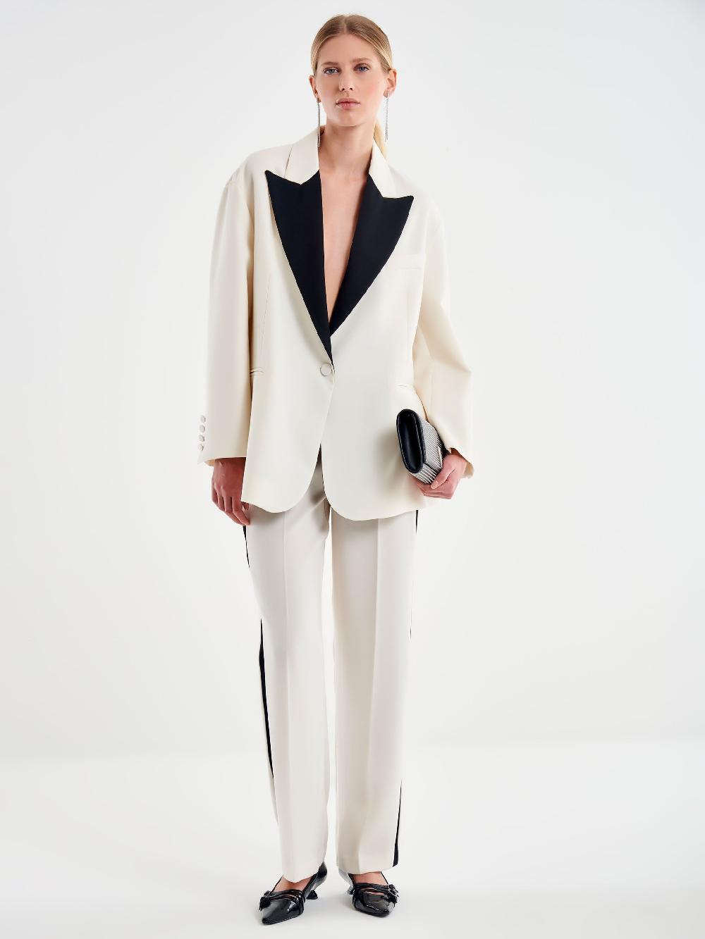 Vicolo Blazer Oversized con Revers a Contrasto Bianco Sottocosto