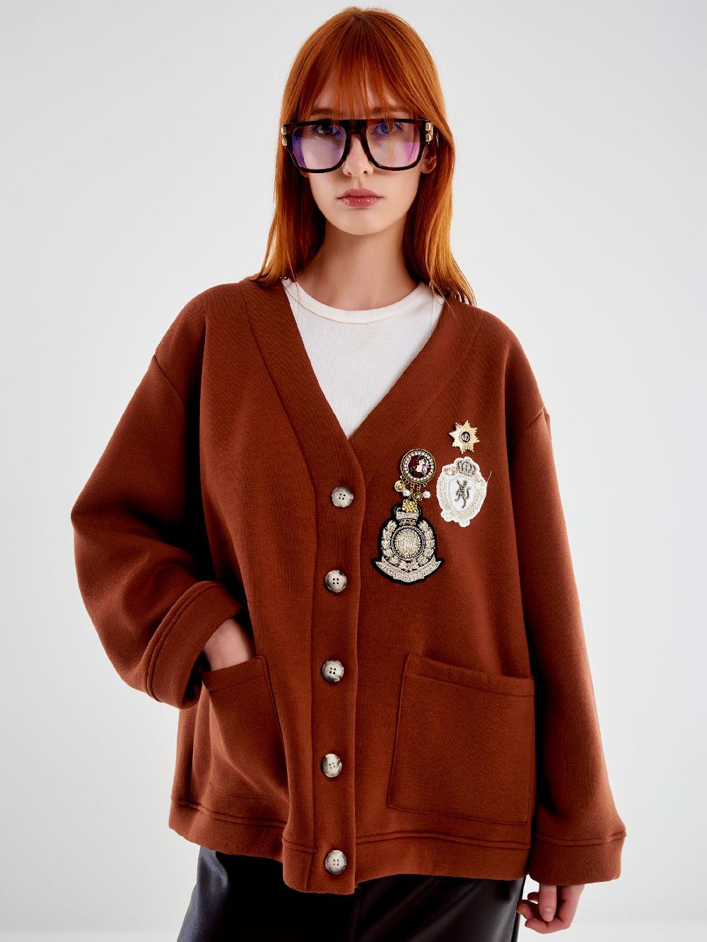 Vicolo Cardigan in Felpa con Patch e Spille Marrone I Più Venduti