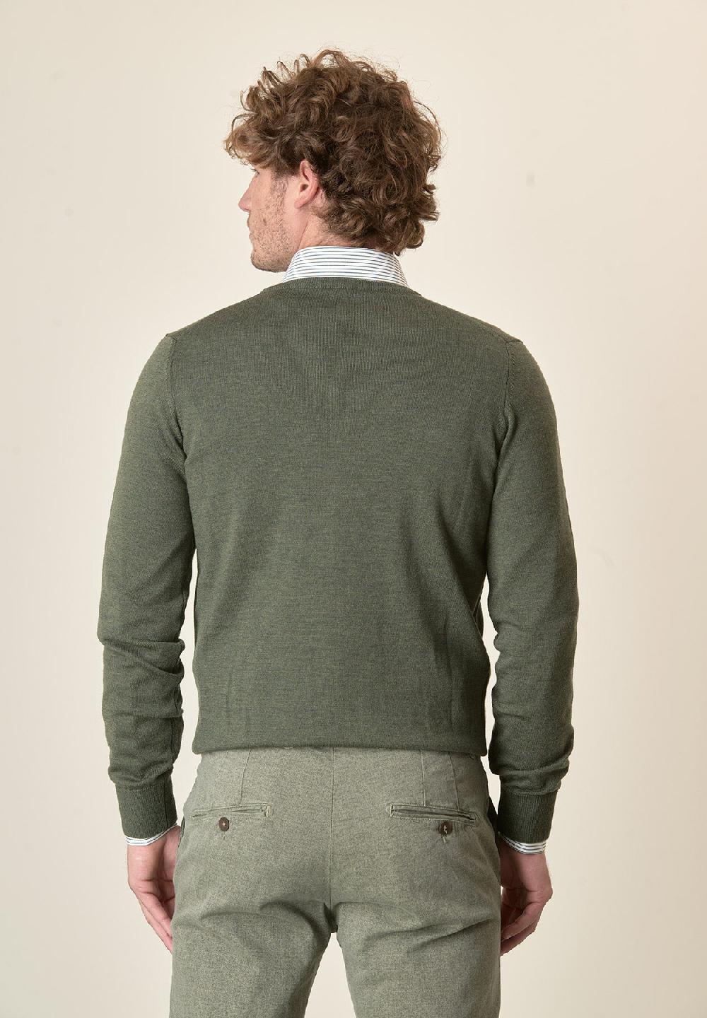 Angelico Scollo V verde lana merinos extrafine Soddisfazione Garantita