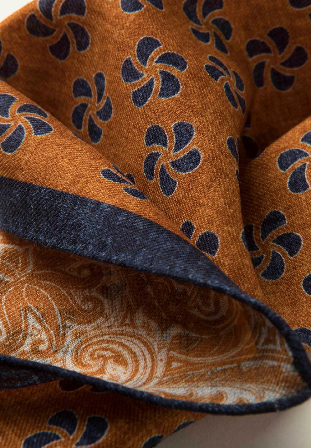Angelico Pochette arancione blu fronte retro lana Presa
